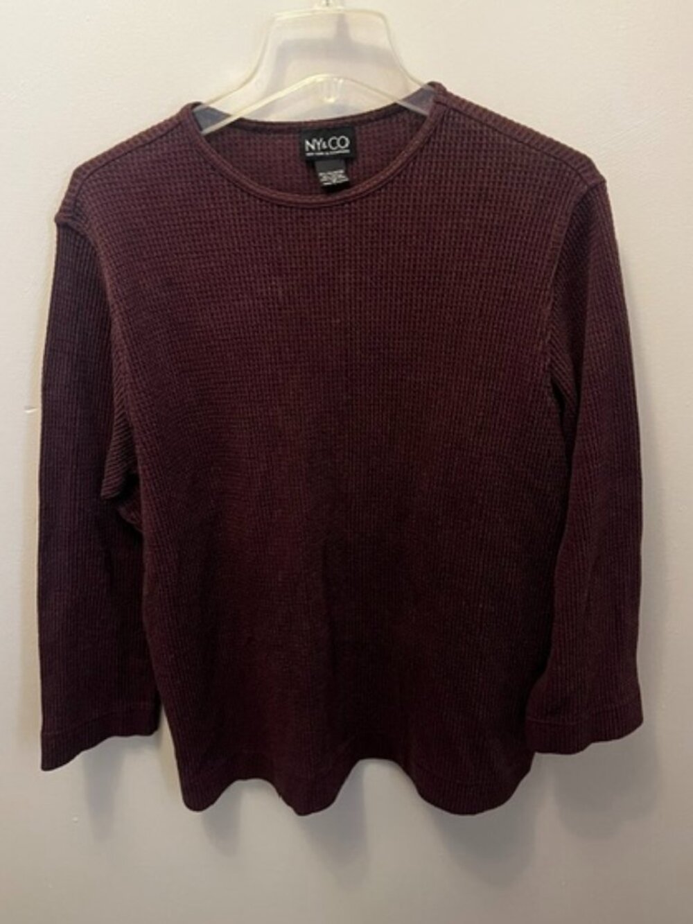 Women's NY & Co Waffle Weave Shirt. Size M, Maroon, Long Sleeve, Ex Condition!